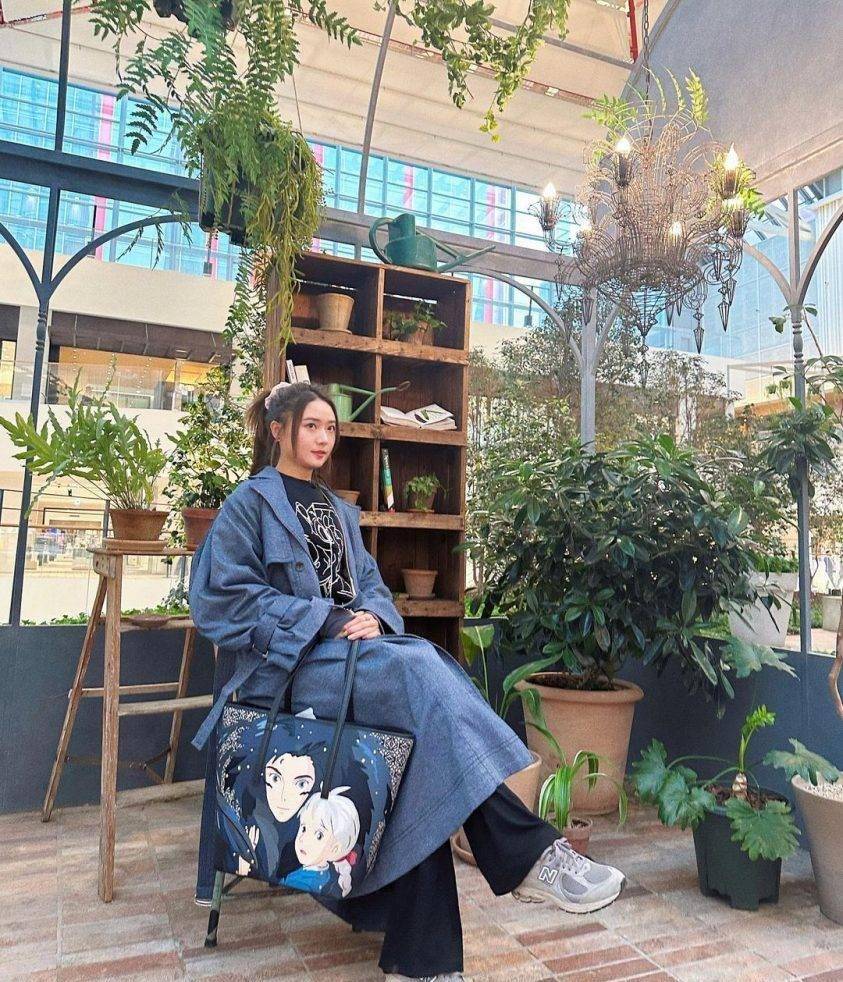 苹果应该买美版还是大陆版:戴祖仪出外景豪买限量版名牌袋 长腿女神派福利晒美照-第1张图片-太平洋在线下载