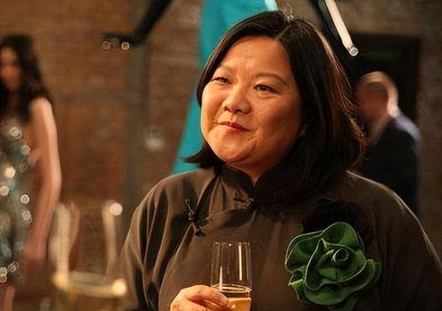 多元国际app苹果版
:继迪奥眯眯眼后国际名流洪晃力挺人教版还怼网友：缺乏审美多元-第9张图片-太平洋在线下载