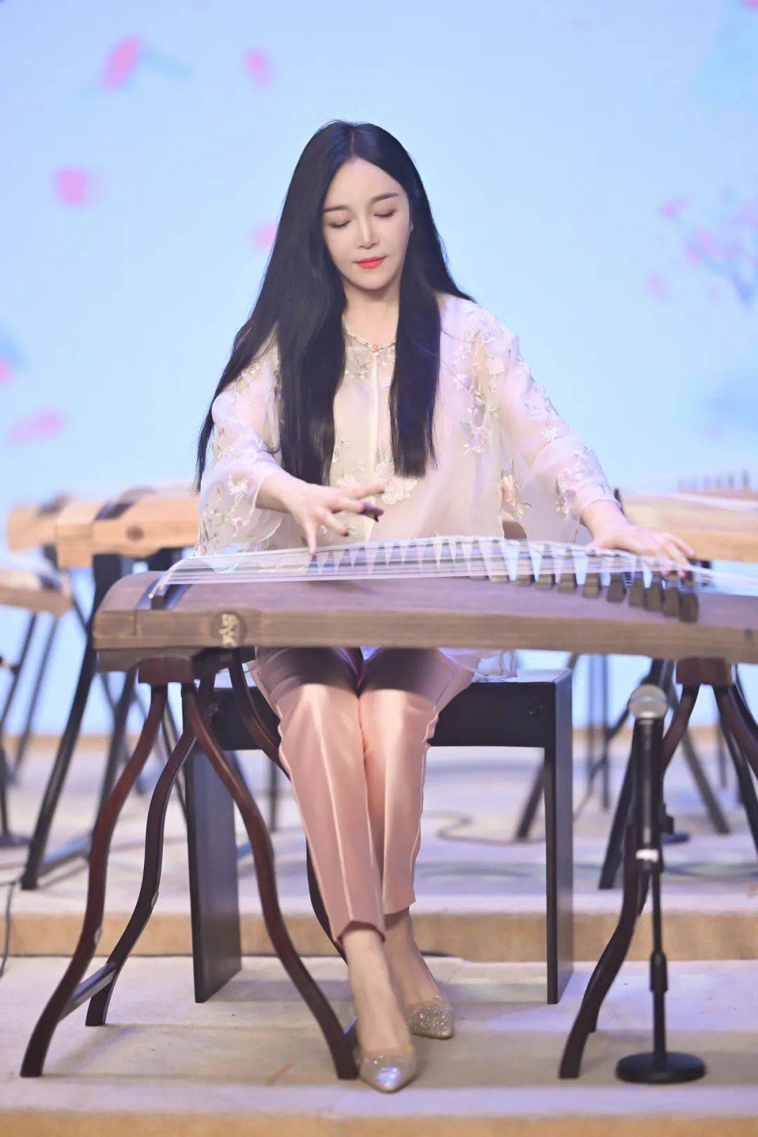 在线弹古筝手机版(手机弹古筝app下载)-第1张图片-QuickQ官网 在线弹古筝手机版(手机弹古筝app下载)-第1张图片-QuickQ官网